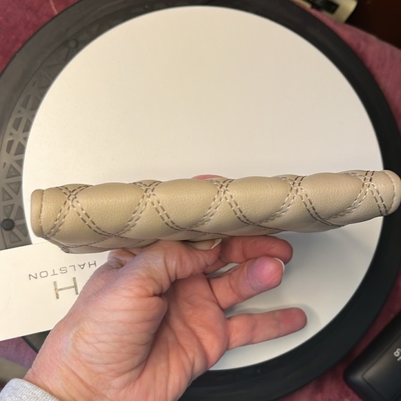H. Halston NWT Wallet  ID holder coin purse quilted  Taupe  5.5”w x 3.5”h x .75d - Picture 6 of 15